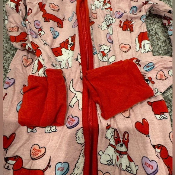 Little sleepies valentines pups. Size 12-18m - Picture 3 of 5
